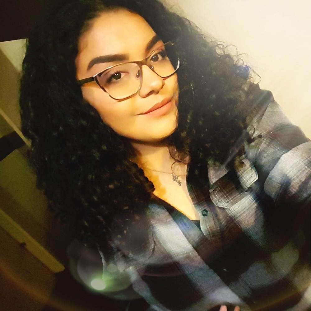 Meet your Posher, Desiree